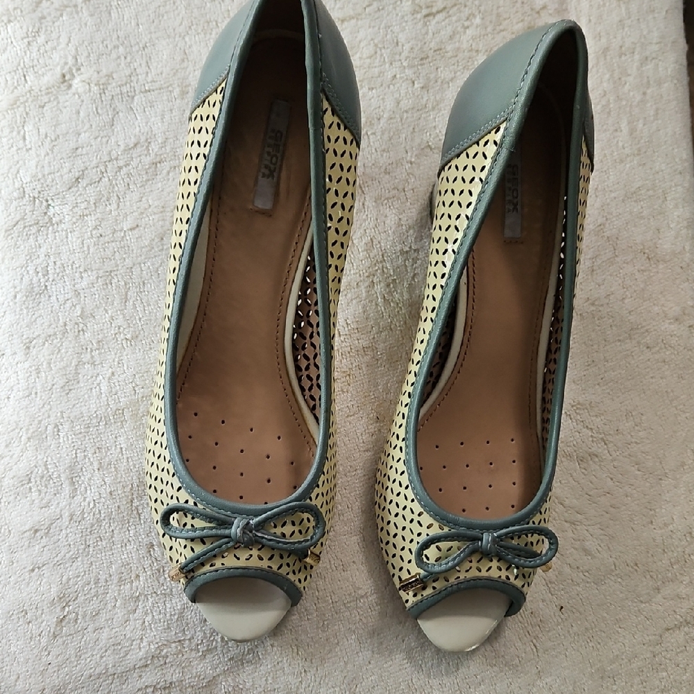 Geox Two-Tone Peep Toe Heels with Bow